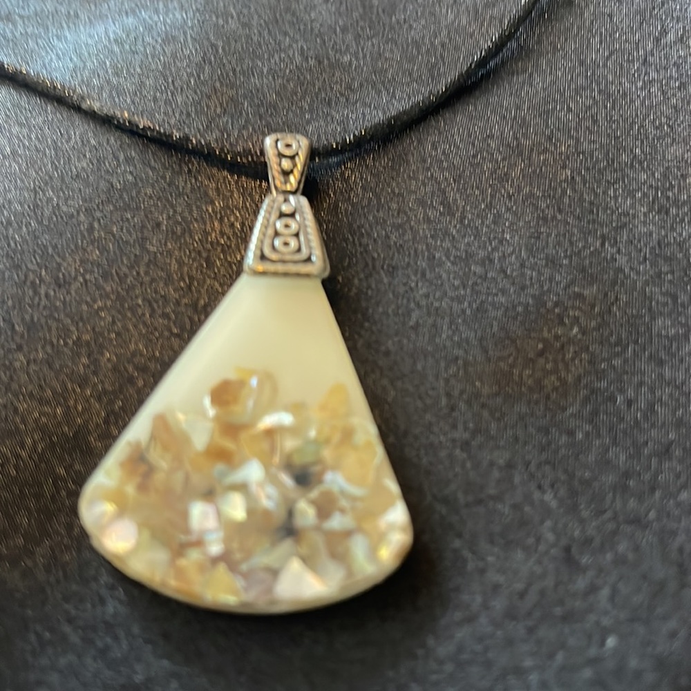 Necklace - Picture 2 of 3